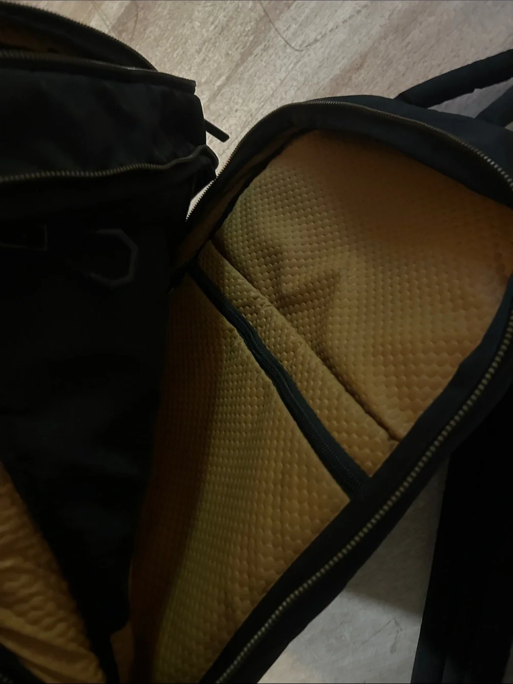 Large adidas backpack - Picture 4 of 8